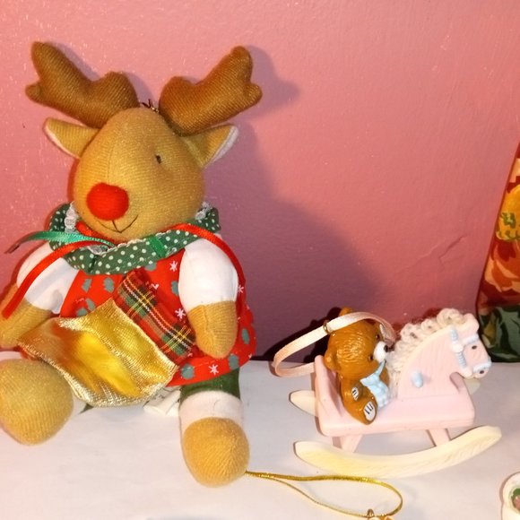 CHRISTMAS TREASURE BASKET FILLED WITH ORNAMENTS - Picture 8 of 15